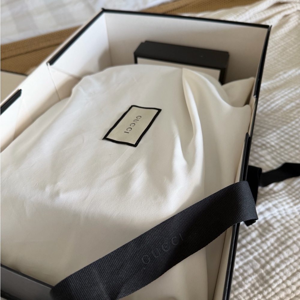 An authentic limited edition Gucci Backpack w/match wallet never used preowned - Picture 14 of 15